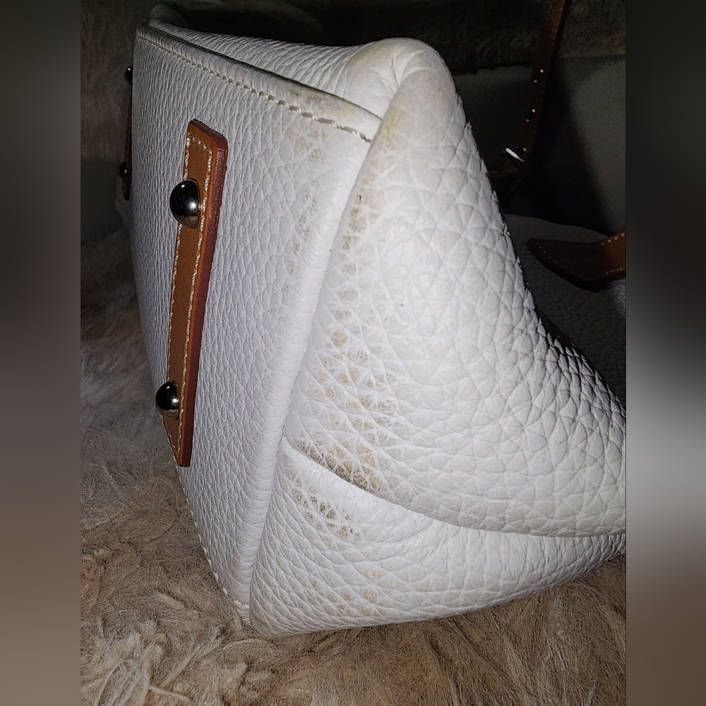 Elegant White and Tan Leather Dooney Bourke Gorgous Tote Bag - Picture 6 of 16